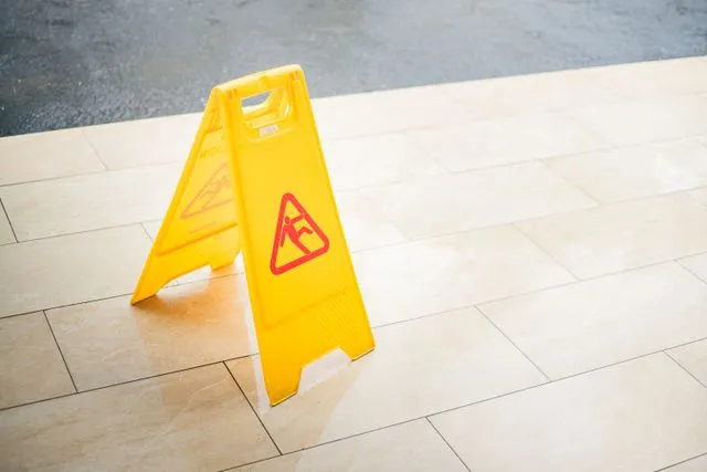 Florida Court Rules: Property Owners Still Liable Even When Hazards Are “Open and Obvious” featured image